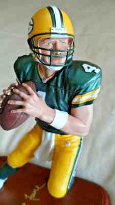 Brett Favre Danbury Mint Figurine Statue NFL Green Bay Packers