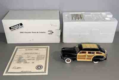 *R* Danbury Mint 1942 Chrysler Town & Country 1:24 Scale Diecast Car ‘42