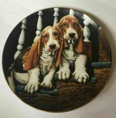 23K DANBURY MINT LOVE PUPPIES BASSETT HOUNDS COLLECTOR PLATE 