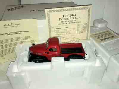 1/24 Diecast Danbury Mint 1941 Dodge 1/2 Ton Pick Up Truck with Box & Title