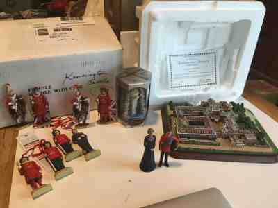 Danbury Mint Kensington Palace, Lady Diana, Prince Charles, Beefeater Figs LOT