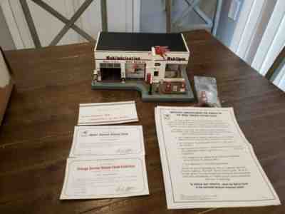 VTG Danbury Mint Mobil Gas Service Station Diorama & Clock MINT!! w/ certificate