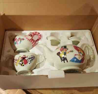 NIB Rare Stunning Disney Alice In Wonderland Porcelain Tea Set by Danbury Mint
