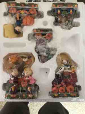 Peanuts Danbury Mint Halloween Pumpkin Patch Express Train - Snoopy