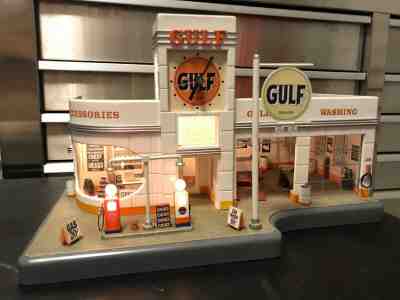 DANBURY VINTAGE GULF SERVICE STATION CLOCK DIORAMA DISPLAY W/LIGHTS. 1:48 Scale