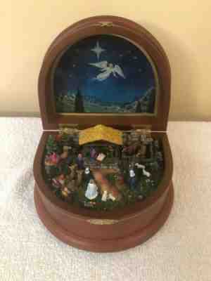 The Danbury Mint Nativity Scene Music Box Silent Night 