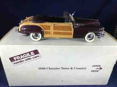 B-17 DANBURY MINT 1948 CHRYSLER TOWN & COUNTRY DIE CAST 1:24 SCALE CAR 