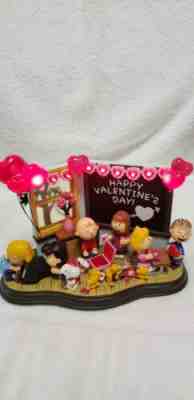 Danbury Mint Peanuts BE MY VALENTINE Lighted Sculpture Happy Valentines Day 
