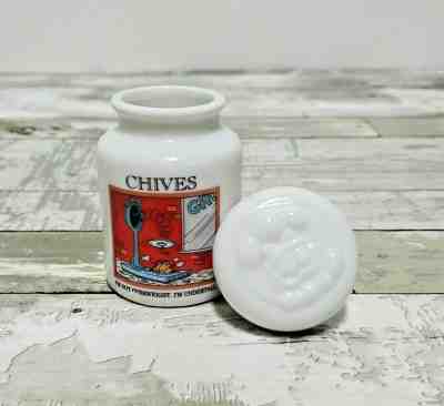 The Danbury Mint Garfield Paws Spice Jar 1994 - Chives