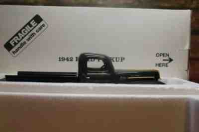 DANBURY MINT 1/24 SCALE 1942 FORD GREEN PICKUP IN BOX NO TITLE