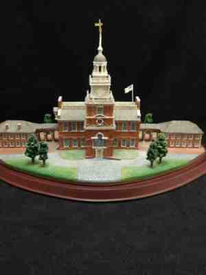 The Danbury Mint HTF Independence Hall Philadelphia Scale Model Statue