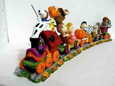 SNOOPY PEANUTS CHARLIE BROWN DANBURY MINT HALLOWEEN TRAIN FIGURINE SET 2002