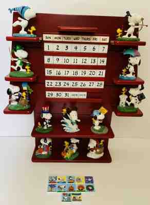 Snoopy Perpetual Calendar Set w/Figurines by Danbury Mint! RARE