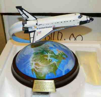 Space Shuttle Columbia (STS-107) Danbury Mint Memorial Model - See Pics