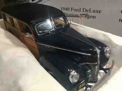 Danbury Mint 1:24- 1940 FORD DELUXE STATION WAGON -Lyon Blue Color- Mint In Box