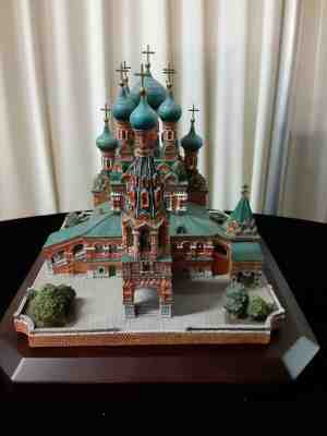 Danbury Mint Church of the Trinity Wonders of Russia Sculpture Replica (8Z)C1