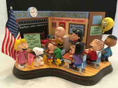 DANBURY MINT PEANUTS SCULPTURE "YOU'RE A CLASS ACT" Hard to Find 2007 