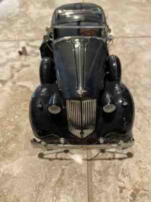 1936 PACKARD TWELVE SPORT PHAETON Danbury Mint 1:24 For Parts Only- Damaged