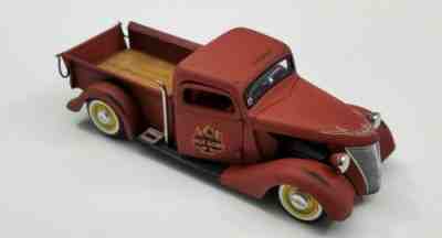 Danbury Mint 1935 Ford Pickup Vintage Hot Rod 1:24 Free US Shipping 