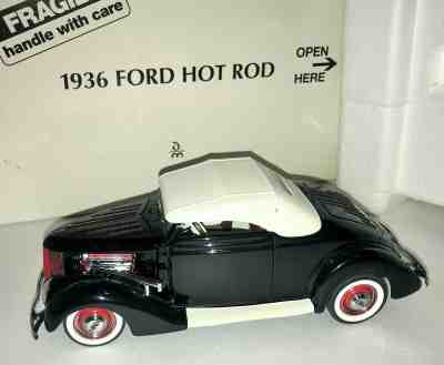 1/24 Diecast Danbury 1936 Ford Hot Rod Convertible with white top & Box no title