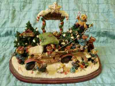 Danbury Mint "BOYDS BEARS AT KRINGLE'S TREE FARM" Large Figurine - Rare