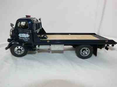 1992 The Danbury Mint 1:18 1938 GMC Car Carrier Die Cast Car 