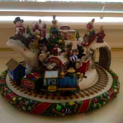 Danbury Mint Retired Miniature Schnauzer  Christmas Train