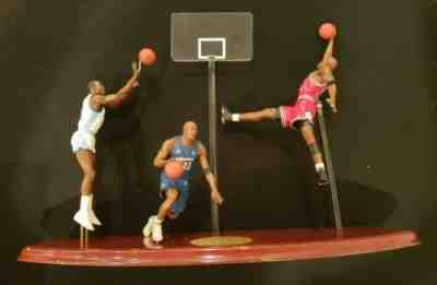 MICHAEL JORDAN UPPER DECK DANBURY MINT LIFETIME OF ACHIEVEMENT 3 FIGURE DAMAGED