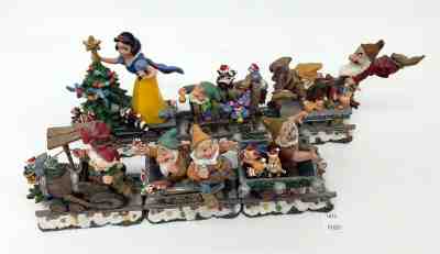 ThriftCHI ~ Danbury Mint Disney Snow White Seven Dwarfs Christmas Train