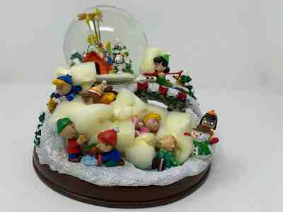 Danbury Mint Ultimate Peanuts Snow Globe Christmas Holiday Musical Lights Motion