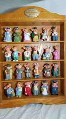 Danbury Mint Meet The Porkchesters Display Cabinet 24 Figurine Set Pigs Piggies
