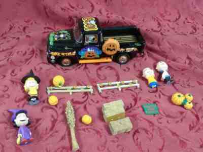 Ultra rare Peanuts snoopy danbury mint halloween 1956 ford f-100 pickup truck