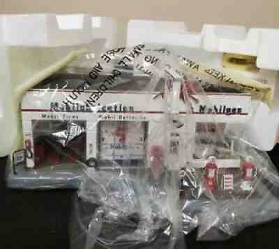 Vintage Danbury Mint The Mobil Service Station Clock With Box