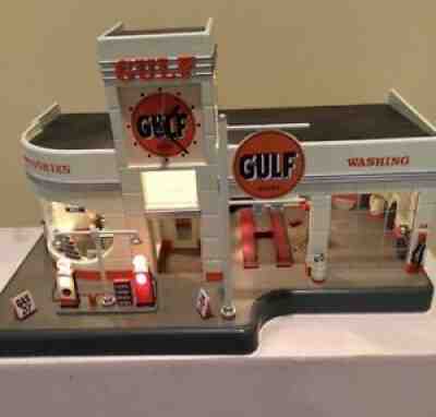 Gulf Gas Station Clock Danbury Mint diorama vintage service station, perfect