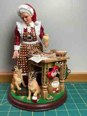 OAKLAND RAIDERS Sculpture MRS CLAUS NFL Christmas DANBURY MINT