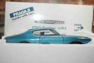 DANBURY MINT 1/24 SCALE 1969 ROYAL BOBCAT PONTIAC GTO COUPE IN BOX NO TITLE