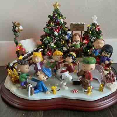 Danbury Mint Peanuts Christmas Skating Party Snoopy Charlie Brown RARE