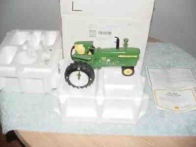 DANBURY MINT JOHN DEERE 4010 LE TRACTOR CLOCK