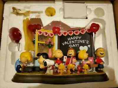 Danbury Mint Peanuts BE MY VALENTINE Lighted Sculpture Happy Valentines DayÂ 