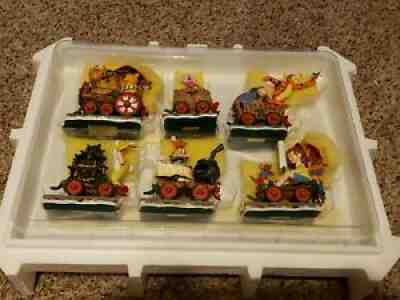 Danbury Mint, Winnie The Pooh Holiday Express, 6 Car Train, Christmas
