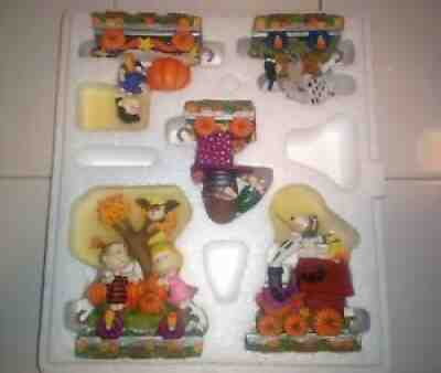Peanuts Danbury Mint Pumpkin Patch Express Train Collectible Figures Halloween