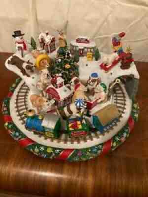 Danbury Mint Bulldog Christmas Wonderland Lighted Train *Mint Condition*