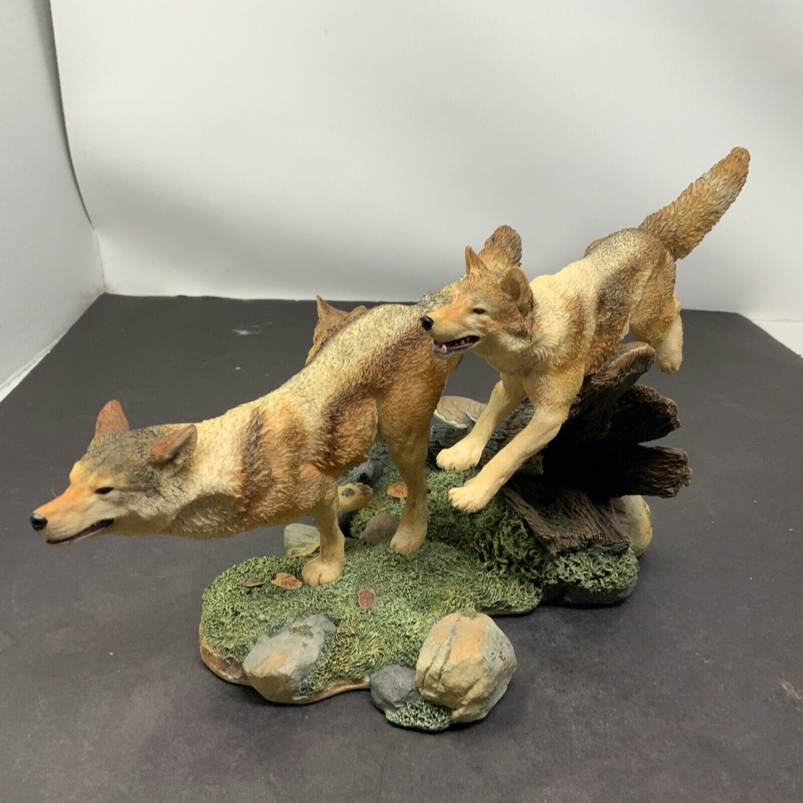 Wolf Sculpture Danbury Mint Nick Bibby Spirit Of The Wolf Giving Chase Mint Cond