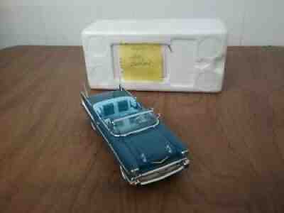 Danbury Mint 1957 Chevrole Bel Air Convertible blue 1:24 Scale Diecast