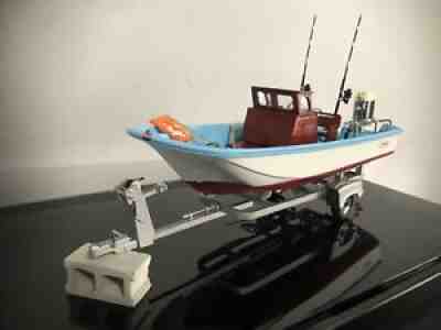 Danbury Mint-1964 BOSTON WHALER NAUSET MODEL Replica With Custom Display Case