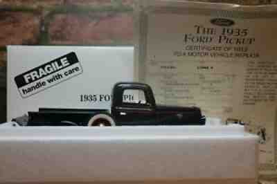 DANBURY MINT 1/24 SCALE 1935 FORD 1/2 TON PICKUP TRUCK IN BOX WITH TITLE