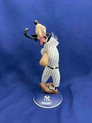 Danbury Mint New York Yankees Goofy Figure Disneyana Disney World