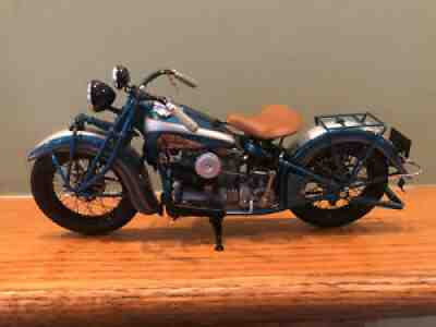 RARE COLOR DANBURY MINT 1939 INDIAN FOUR DIE CAST MOTORCYCLE -IN BOX -1:10 Scale