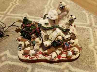 Danbury mint Light Up bulldog Christmas Doghouse Rare