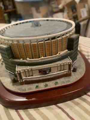 DANBURY MINT MADISON SQUARE GARDEN NEW YORK RANGERS ARENA REPLICA MINT WOW!